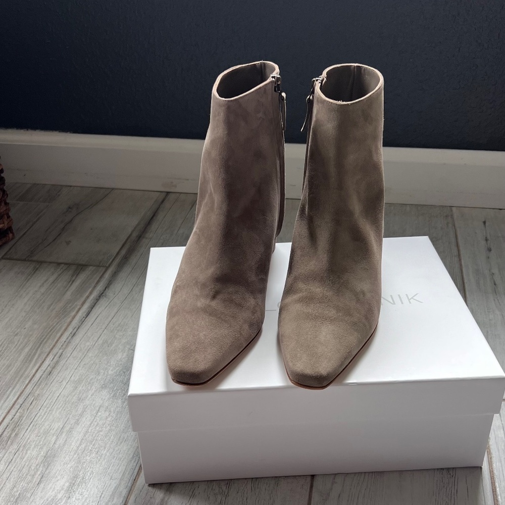 New Manolo Blahnik Tolarc Suede Zip Ankle Booties